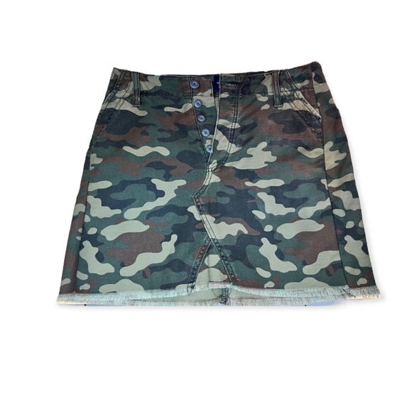 American 🦅 eagle outfitters denim camo skirt size 10